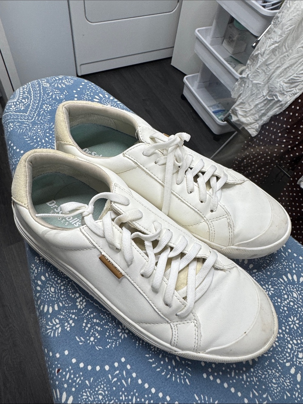 Dr. Scholl's White Low-Top Lace-Up Sneakers